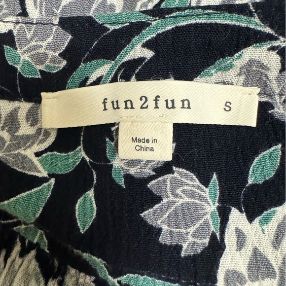 Fun2Fun Black Floral Popover Career Top Blouse (Size S) - Picture 6 of 8